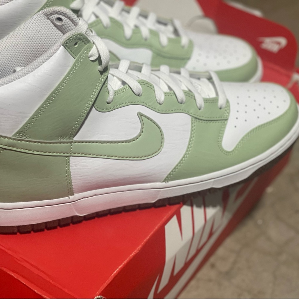 Dunk high brand new sz 13